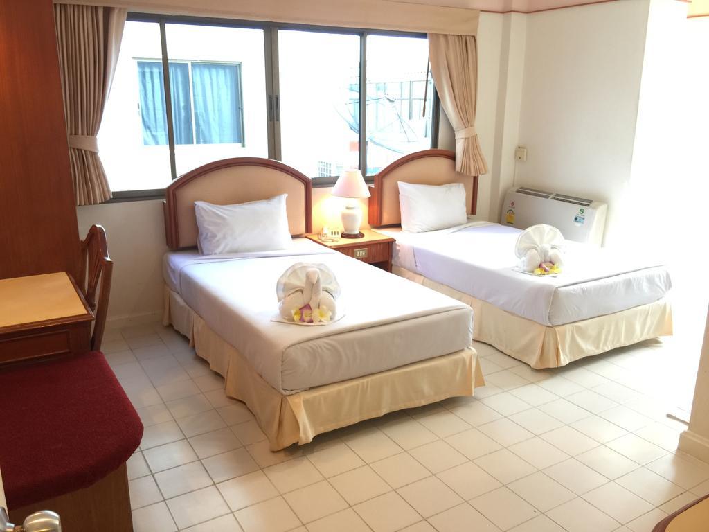 Smile Inn Patong Bagian luar foto