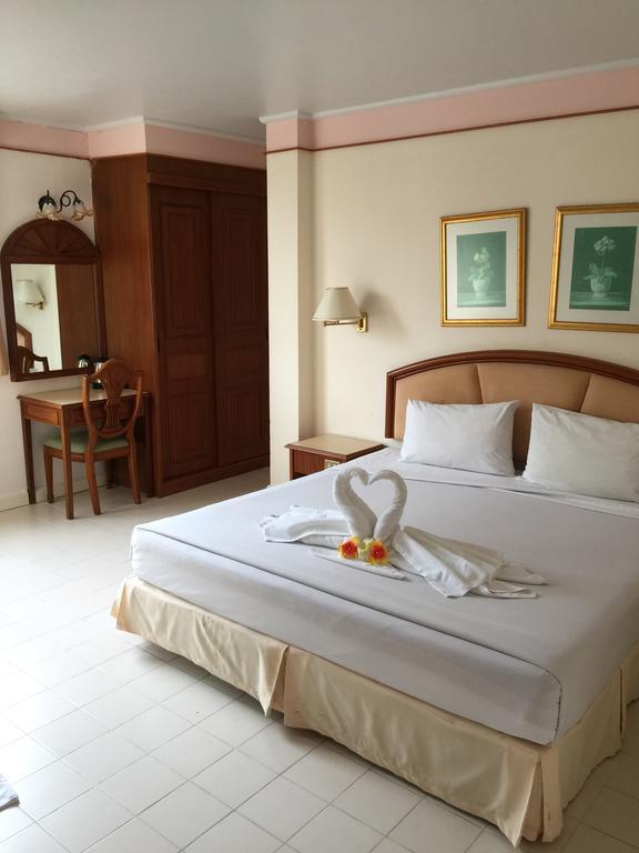 Smile Inn Patong Bagian luar foto